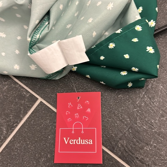 Pretty green print top - Picture 7 of 8